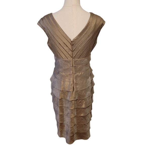 Adrianna Papell Gold Metallic Pleated Cocktail Dress Size 8 Petite - Picture 4 of 5